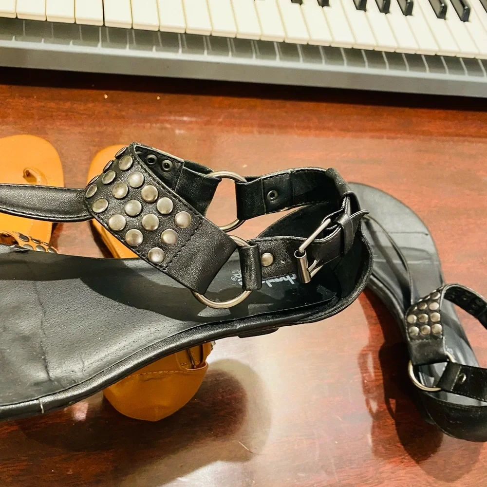Varieties of SANDALS π‘ price is for one pair!!! - Picture 2 of 14